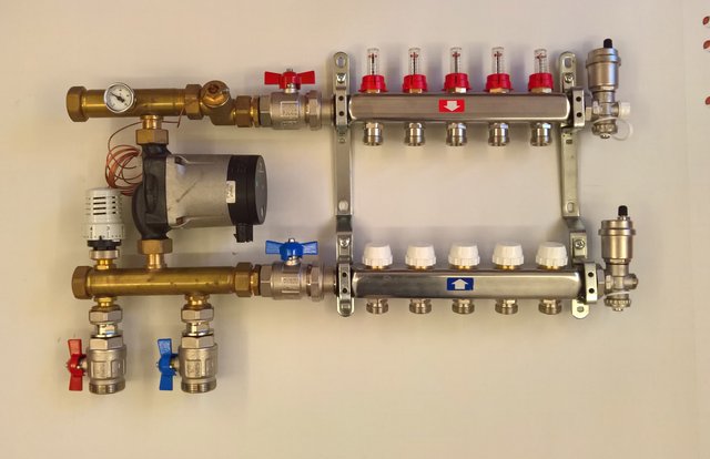 Verteiler Regelstation montiert WEM Flächenheizung und Kühlung natürliche Infrarotwärme